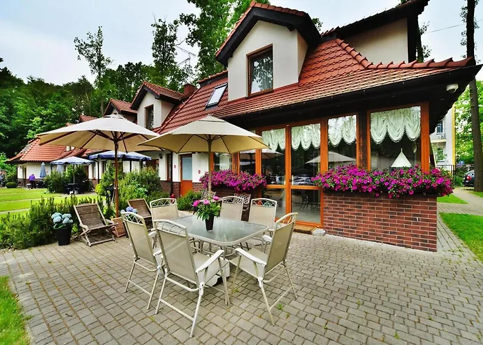 Comfortable Close To The * 레왈