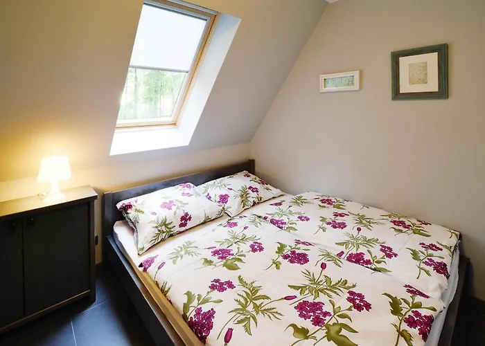 Comfortable Close To The * 레왈